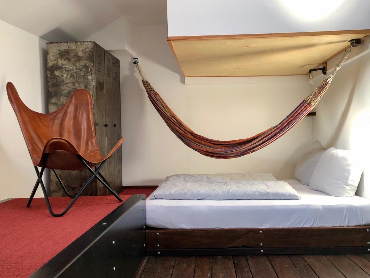 Schiffshotel "Schlafen Im Hafen" Hamburg Bagian luar foto
