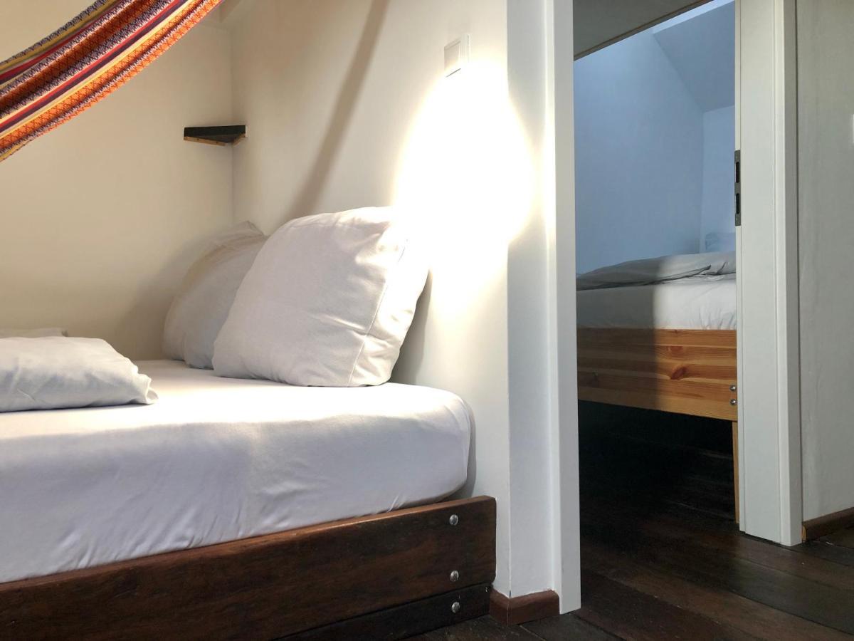 Schiffshotel "Schlafen Im Hafen" Hamburg Bagian luar foto